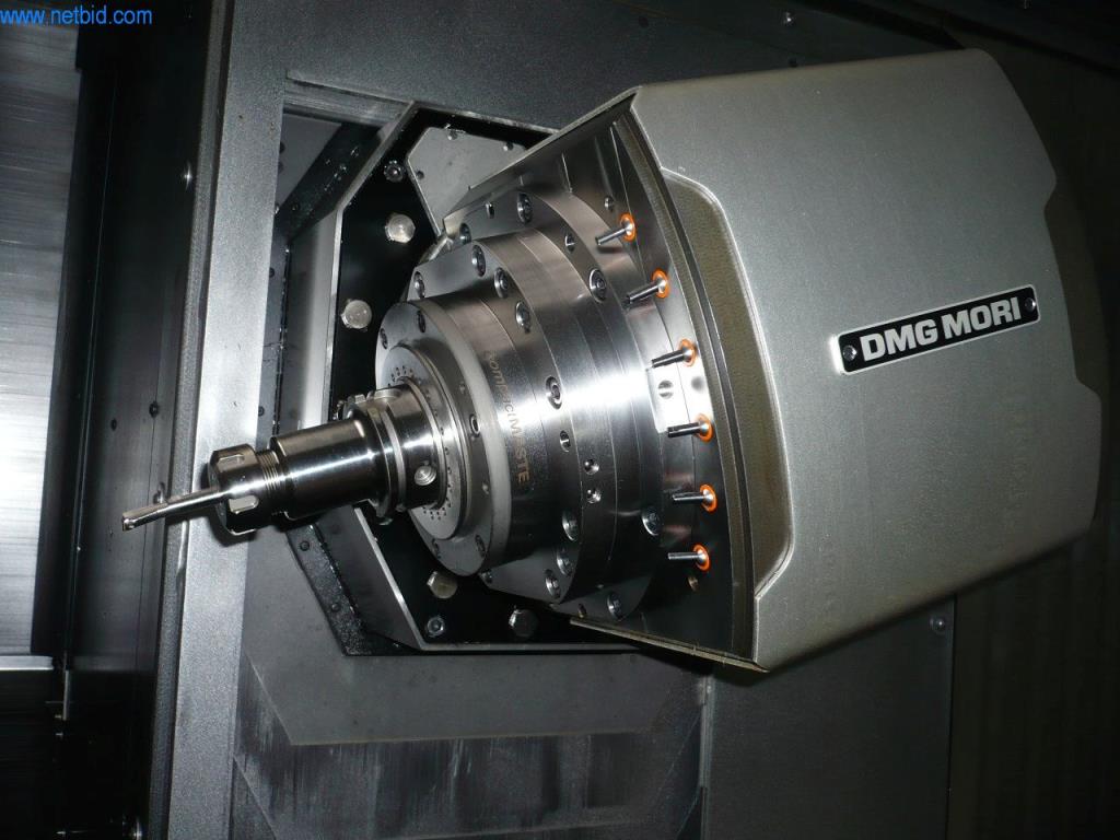 Centre de tournage/fraisage CNC / machines, chariots de manutention, équipement de bureau et de commerce-7