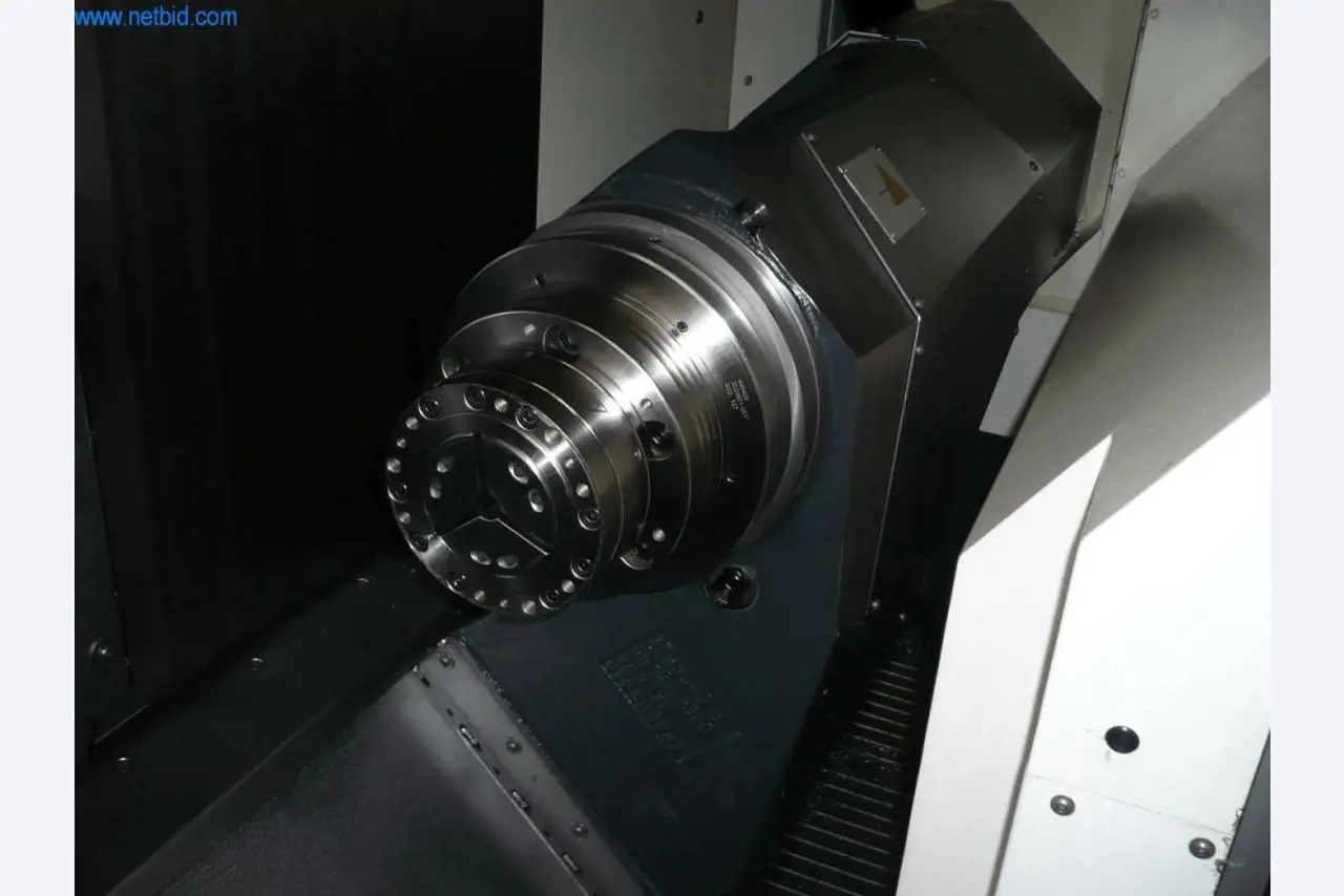 CNC soustružnicko-frézovací centra / stroje, průmyslové vozíky, kancelářské a obchodní vybavení-8