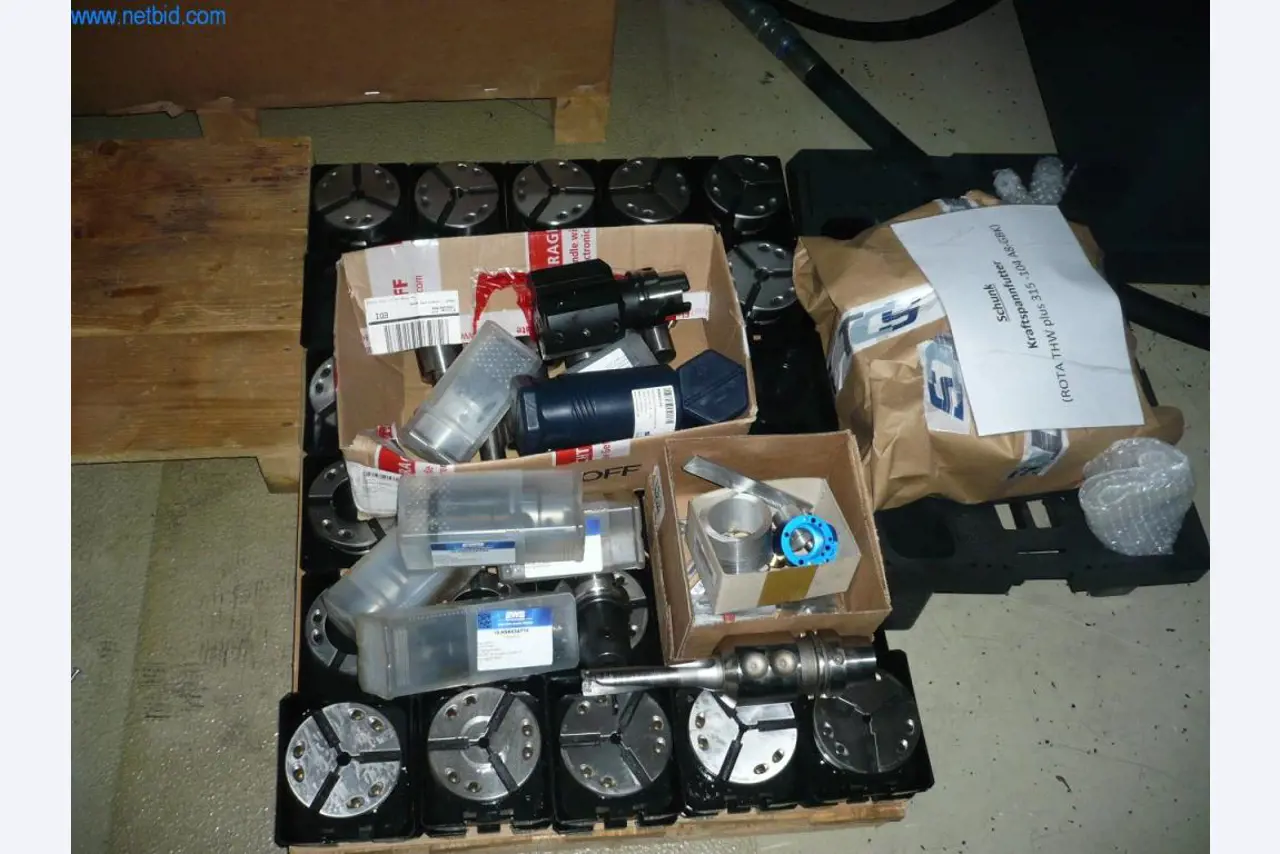 CNC soustružnicko-frézovací centra / stroje, průmyslové vozíky, kancelářské a obchodní vybavení-9