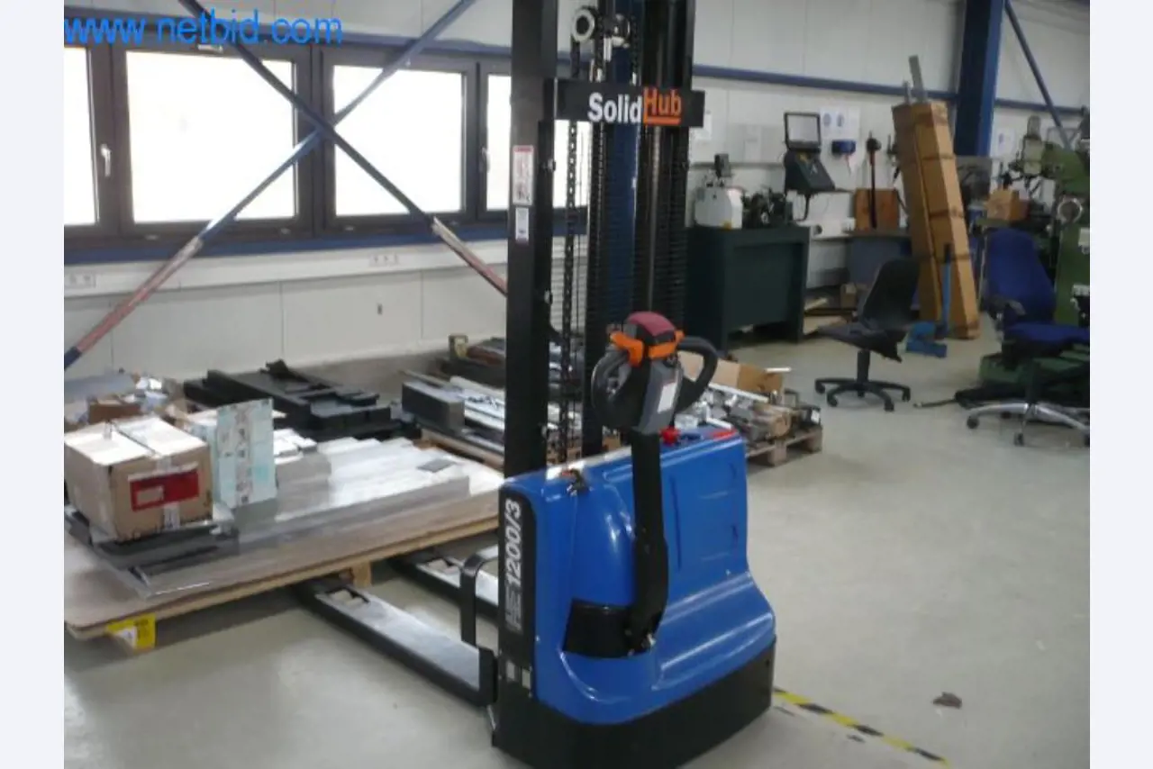 CNC draai-/freescentrum/machines, industriële trucks, kantoor- en bedrijfsuitrusting-1