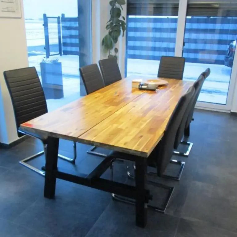 Meeting table