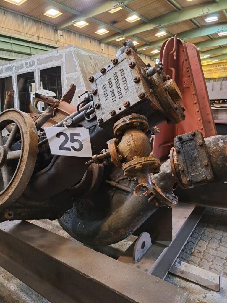 Elementy parowego statku ratowniczego Taucher Flint III-1