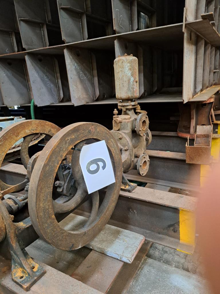 Elementy parowego statku ratowniczego Taucher Flint III-1