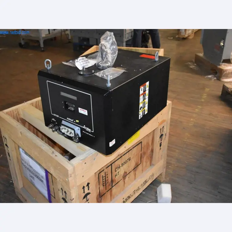 Rozsáhlé zásoby vývěv, měřicích přístrojů, náhradních dílů a příslušenství-1