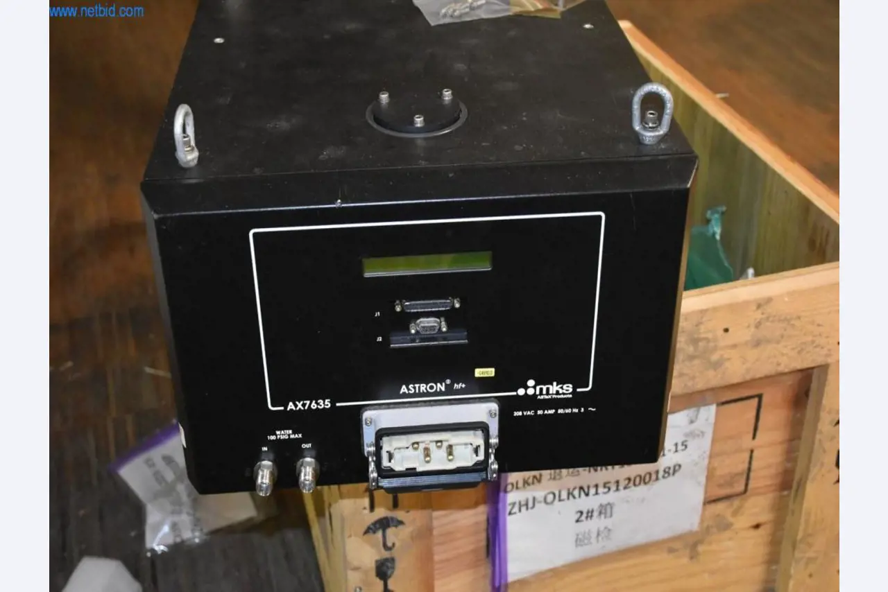 Rozsáhlé zásoby vývěv, měřicích přístrojů, náhradních dílů a příslušenství-6