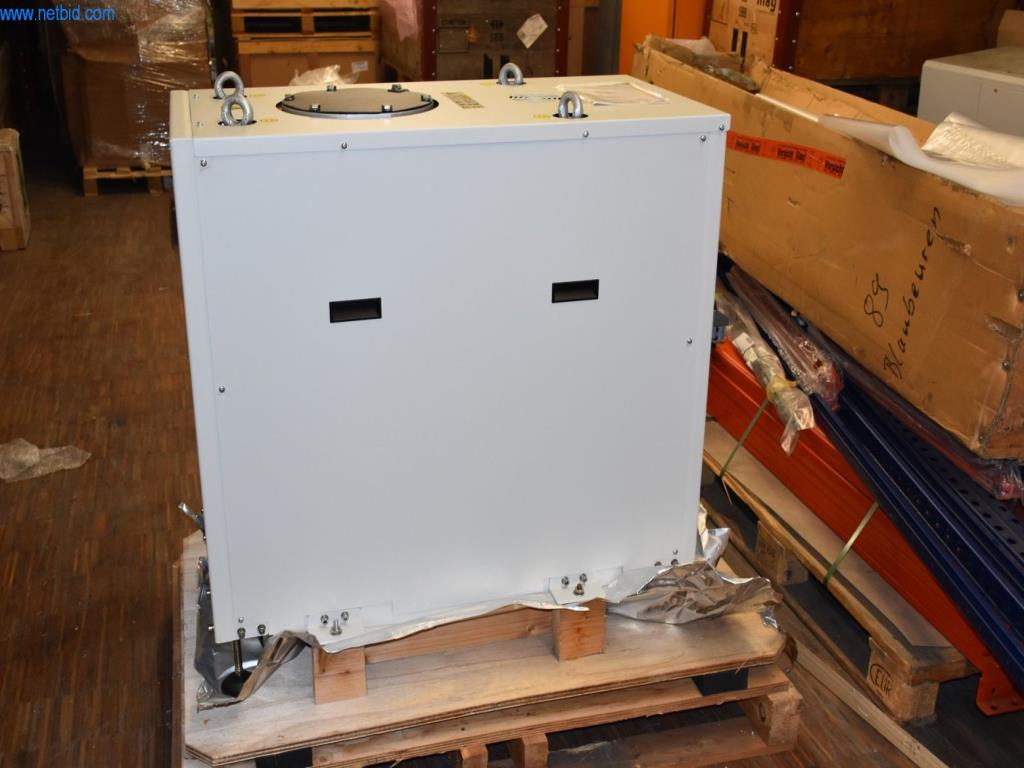 Obsežne zaloge vakuumskih črpalk, merilnih naprav, rezervnih delov in dodatne opreme-2