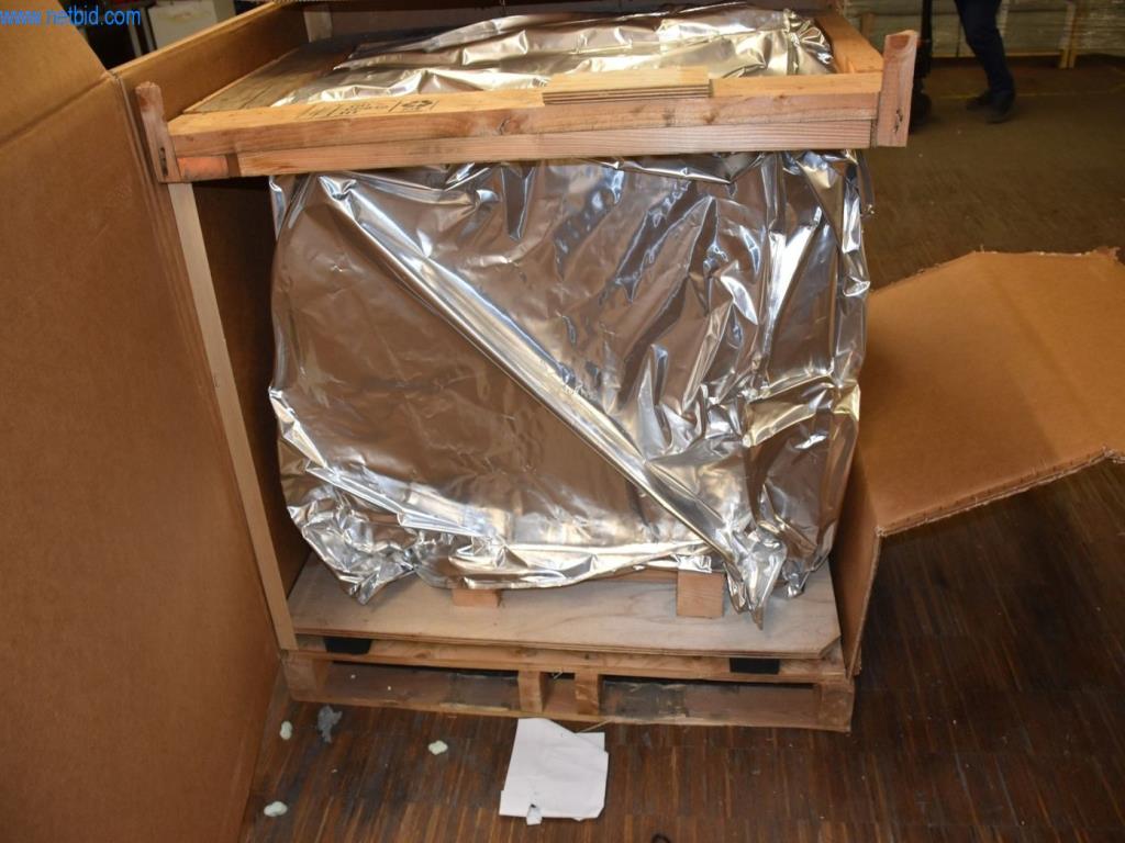 Obsežne zaloge vakuumskih črpalk, merilnih naprav, rezervnih delov in dodatne opreme-7