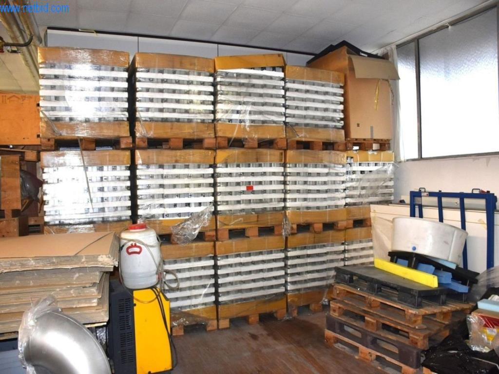 Umfangreiche Bestände an Vakuumpumpen, Meßgeräten, Ersatzteilen und Zubehör-1