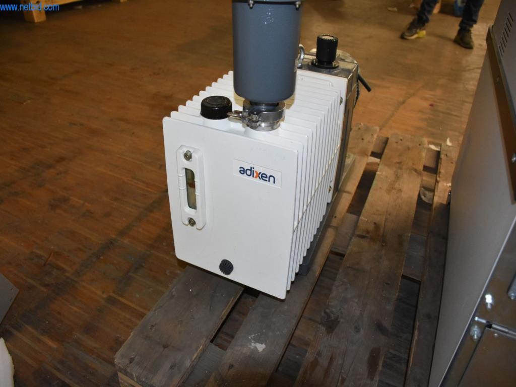 Obsežne zaloge vakuumskih črpalk, merilnih naprav, rezervnih delov in dodatne opreme-4