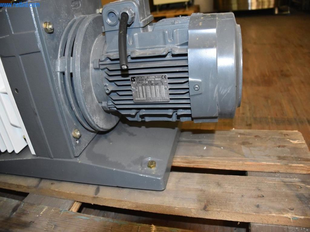 Obsežne zaloge vakuumskih črpalk, merilnih naprav, rezervnih delov in dodatne opreme-5