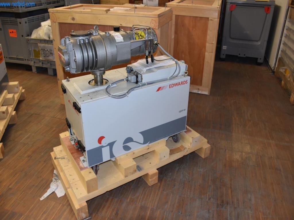 Obsežne zaloge vakuumskih črpalk, merilnih naprav, rezervnih delov in dodatne opreme-1