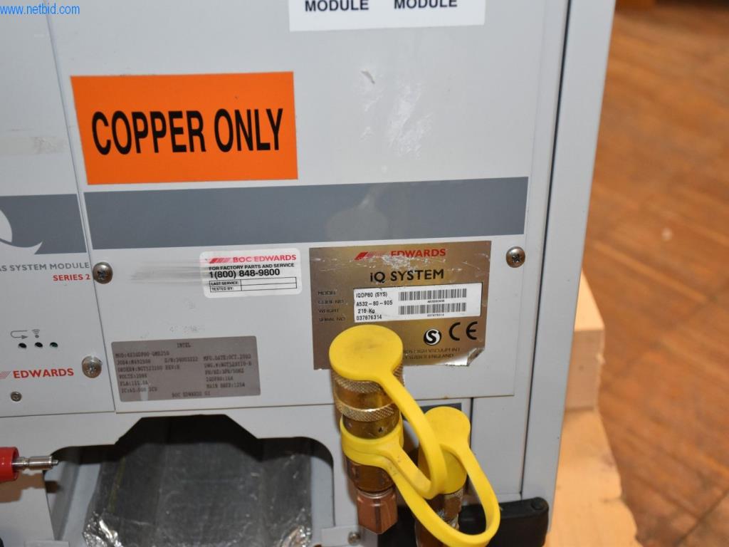 Obsežne zaloge vakuumskih črpalk, merilnih naprav, rezervnih delov in dodatne opreme-4