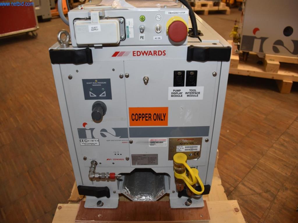 Obsežne zaloge vakuumskih črpalk, merilnih naprav, rezervnih delov in dodatne opreme-5