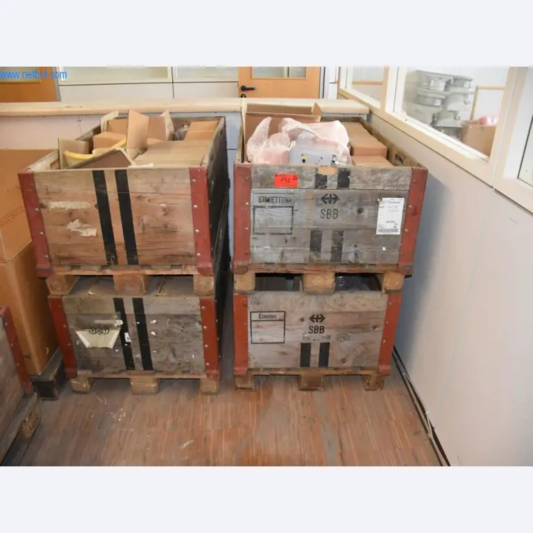 Umfangreiche Bestände an Vakuumpumpen, Meßgeräten, Ersatzteilen und Zubehör-4