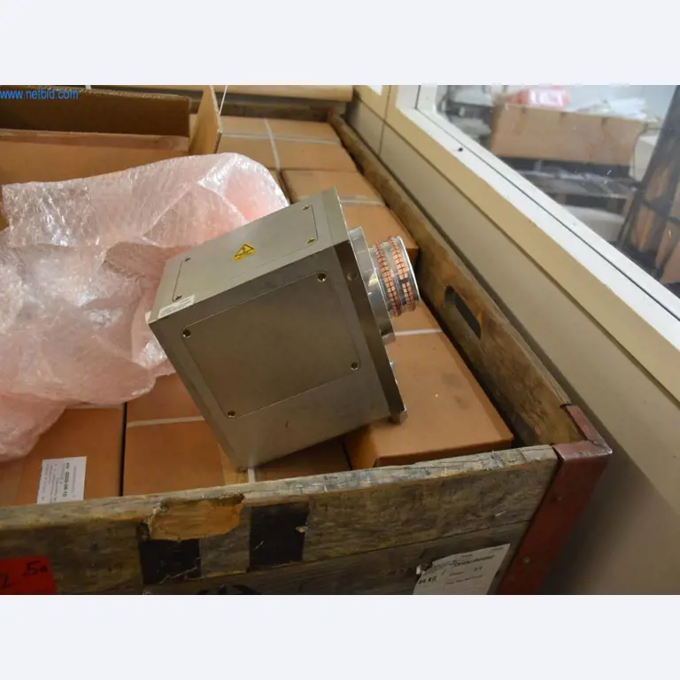 Umfangreiche Bestände an Vakuumpumpen, Meßgeräten, Ersatzteilen und Zubehör-6