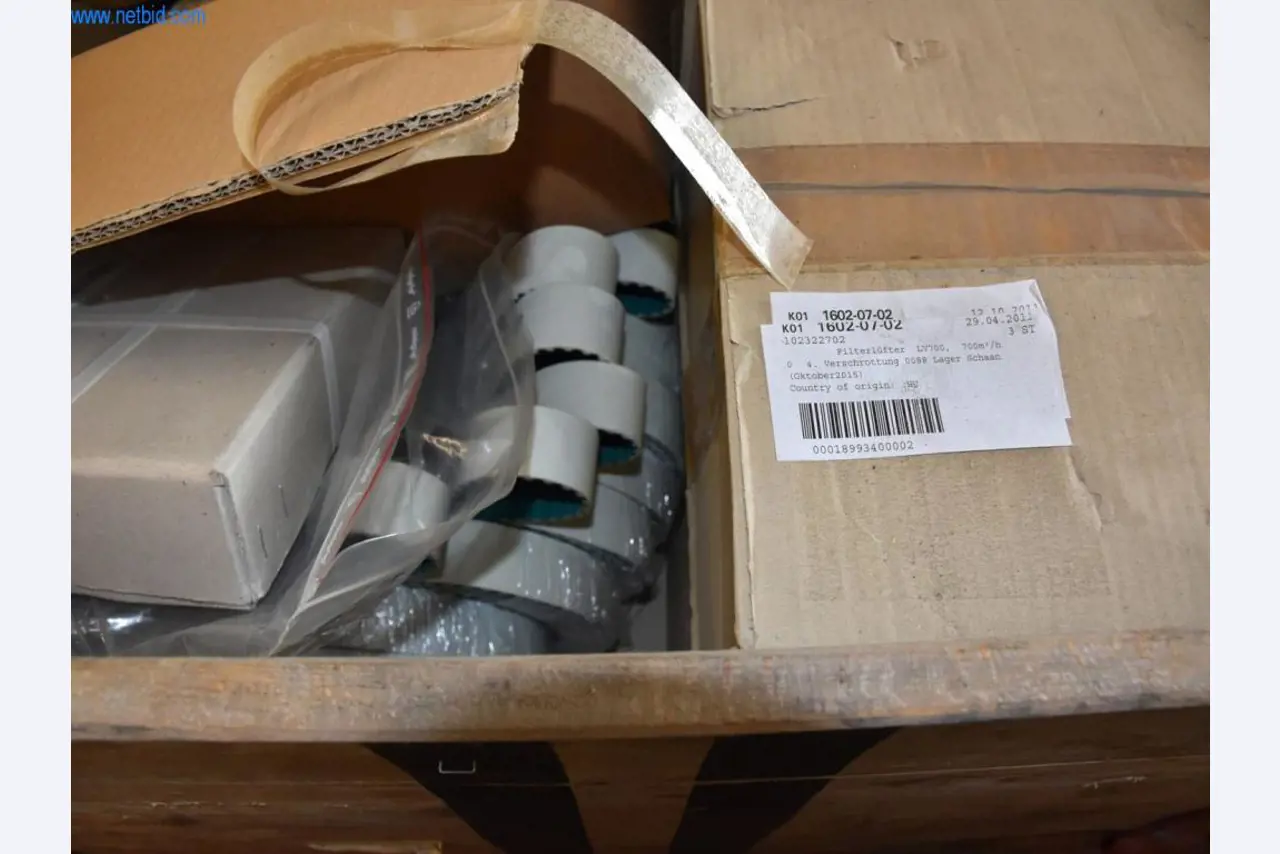 Umfangreiche Bestände an Vakuumpumpen, Meßgeräten, Ersatzteilen und Zubehör-9