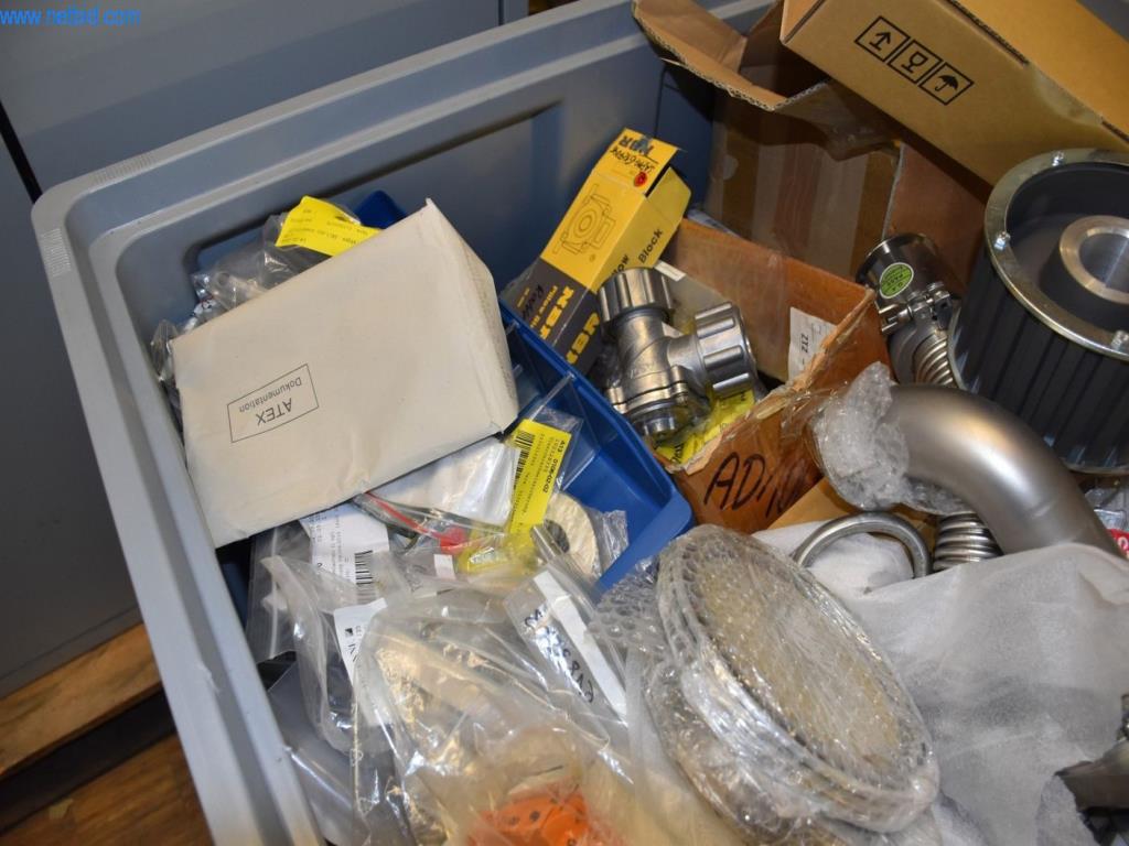 Extensos stocks de bombas de vácuo, dispositivos de medição, peças sobressalentes e acessórios-5