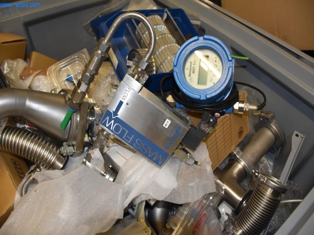 Extensos stocks de bombas de vácuo, dispositivos de medição, peças sobressalentes e acessórios-6