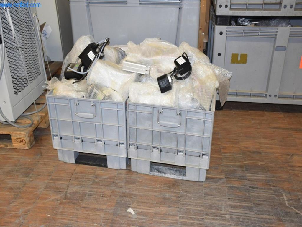 Extensos stocks de bombas de vácuo, dispositivos de medição, peças sobressalentes e acessórios-1