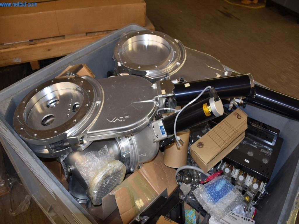 Obsežne zaloge vakuumskih črpalk, merilnih naprav, rezervnih delov in dodatne opreme-4