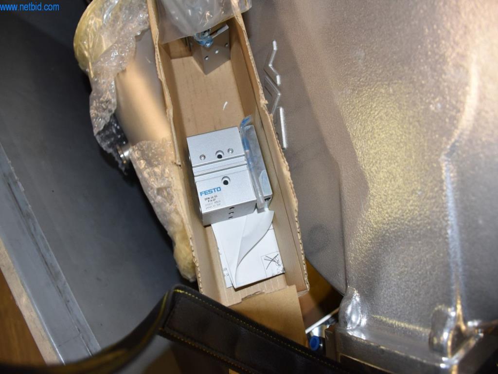 Obsežne zaloge vakuumskih črpalk, merilnih naprav, rezervnih delov in dodatne opreme-5