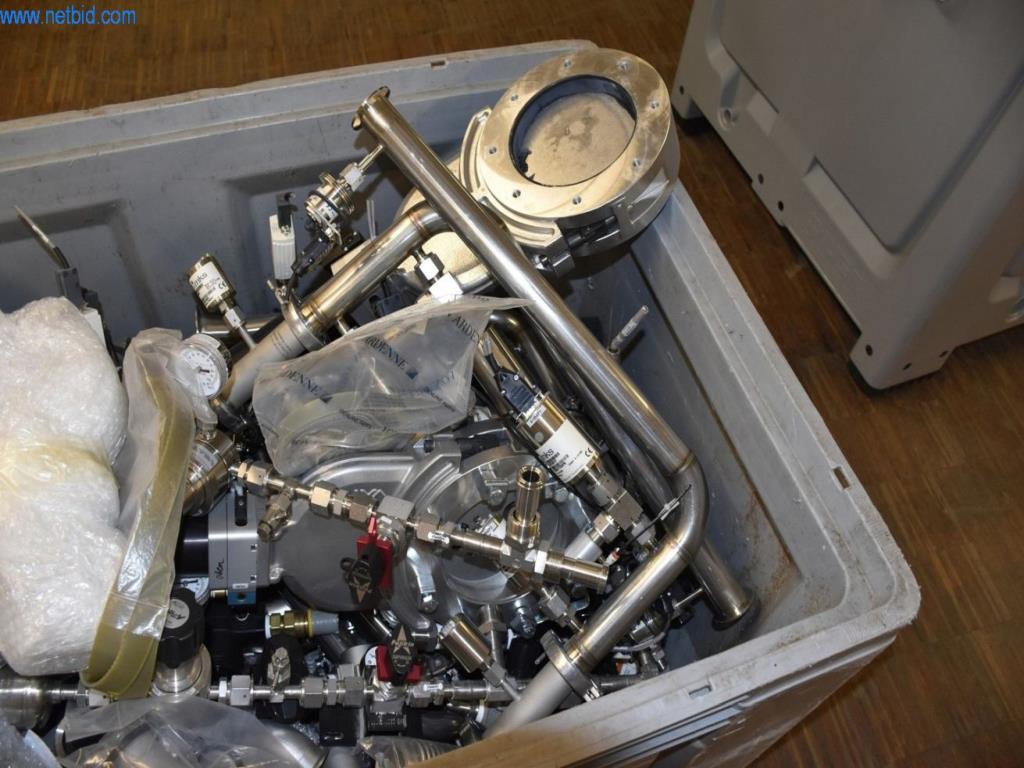 Umfangreiche Bestände an Vakuumpumpen, Meßgeräten, Ersatzteilen und Zubehör-3
