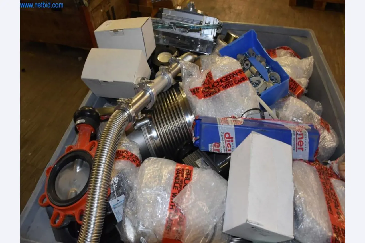 Amplias existencias de bombas de vacío, dispositivos de medición, piezas de repuesto y accesorios-7