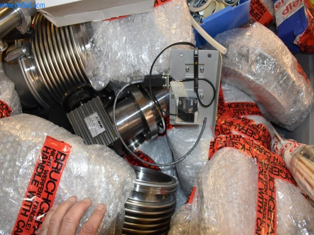Extensos stocks de bombas de vácuo, dispositivos de medição, peças sobressalentes e acessórios-8
