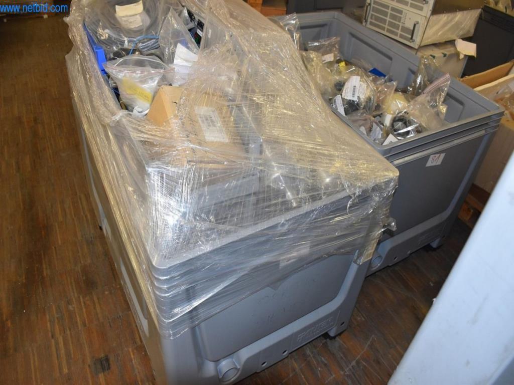 Umfangreiche Bestände an Vakuumpumpen, Meßgeräten, Ersatzteilen und Zubehör-1