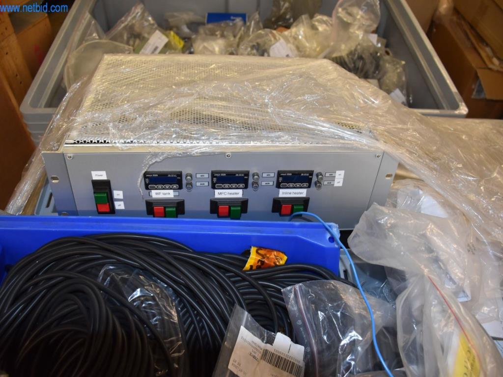 Umfangreiche Bestände an Vakuumpumpen, Meßgeräten, Ersatzteilen und Zubehör-3