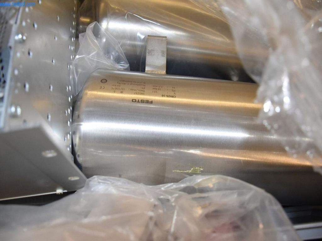 Umfangreiche Bestände an Vakuumpumpen, Meßgeräten, Ersatzteilen und Zubehör-6