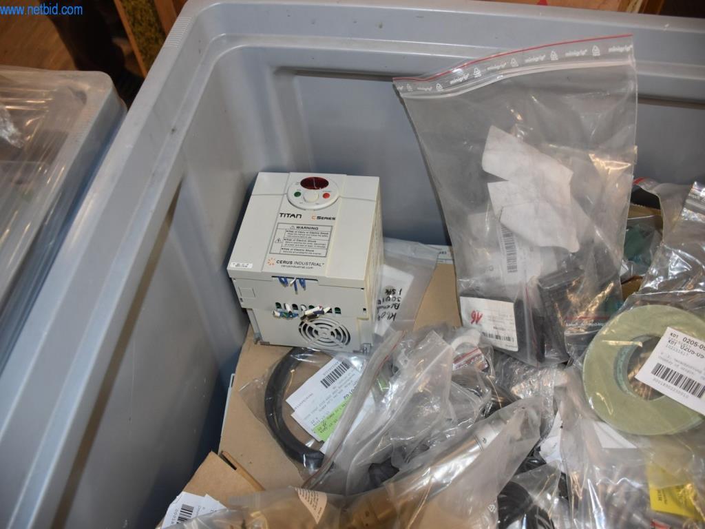 Umfangreiche Bestände an Vakuumpumpen, Meßgeräten, Ersatzteilen und Zubehör-4