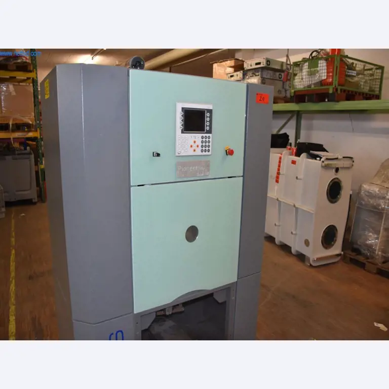 Extensive stocks of vacuum pumps, measuring devices, spare parts and accessories-1