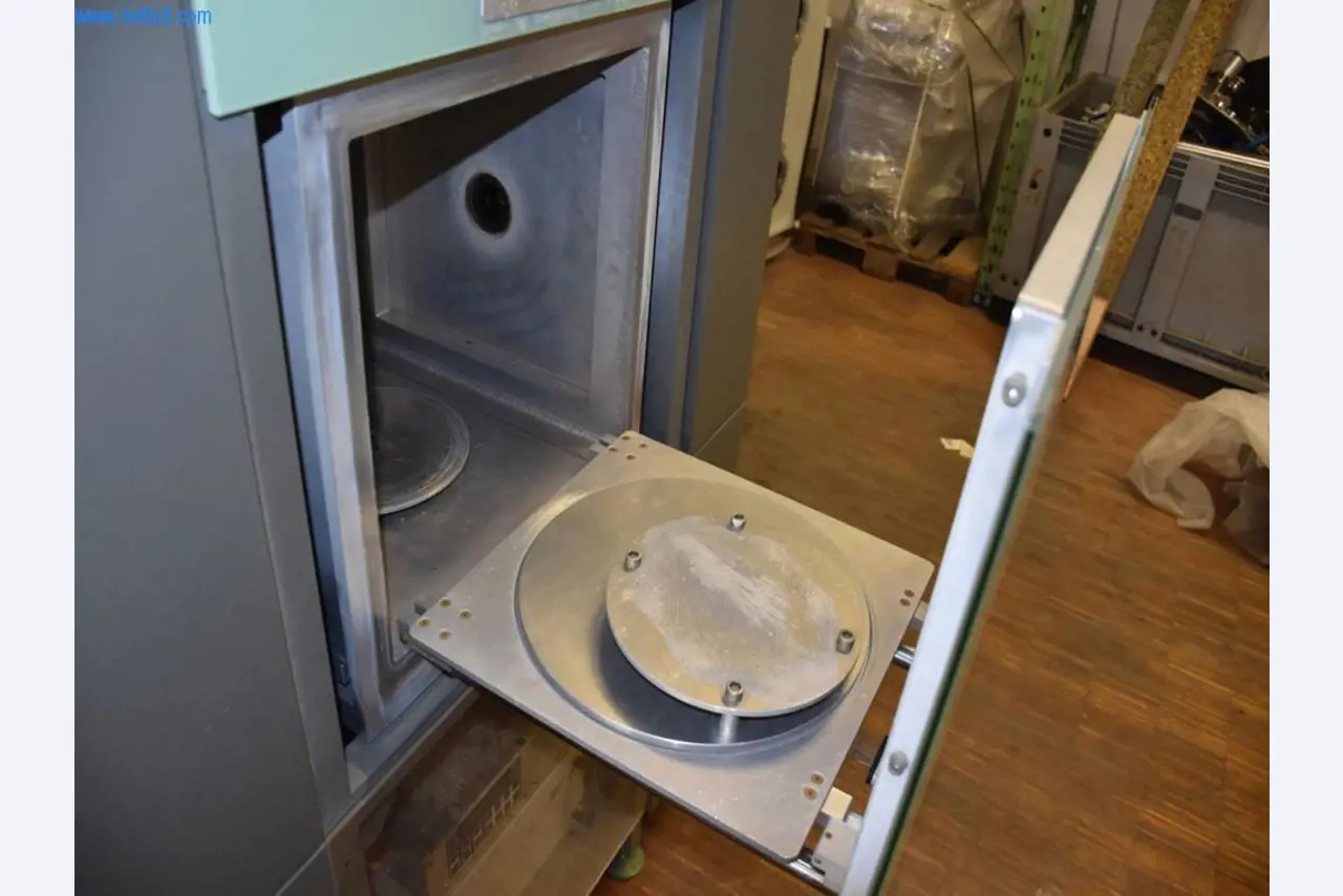 Extensive stocks of vacuum pumps, measuring devices, spare parts and accessories-5