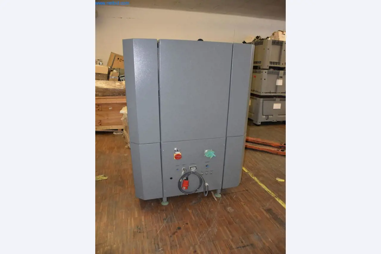 Extensive stocks of vacuum pumps, measuring devices, spare parts and accessories-6