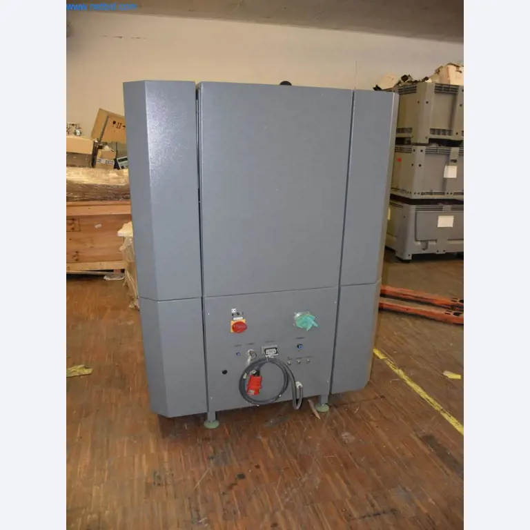 Extensive stocks of vacuum pumps, measuring devices, spare parts and accessories-6