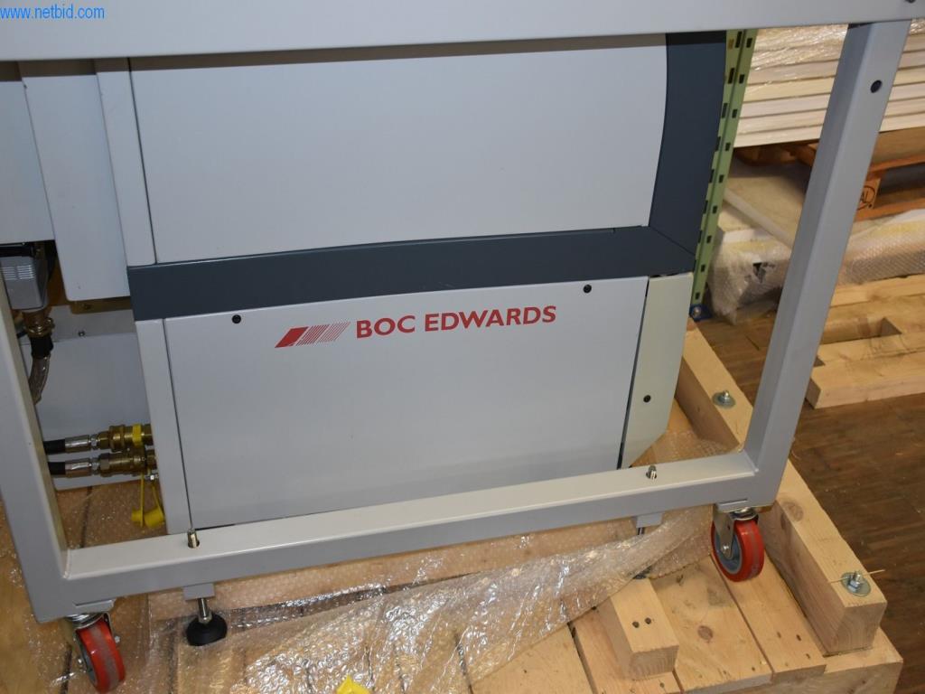 Umfangreiche Bestände an Vakuumpumpen, Meßgeräten, Ersatzteilen und Zubehör-10