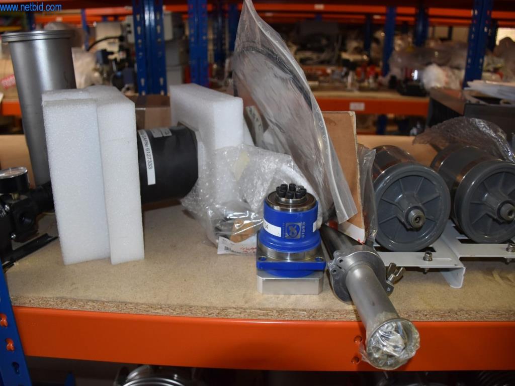 Extensos stocks de bombas de vácuo, dispositivos de medição, peças sobressalentes e acessórios-17