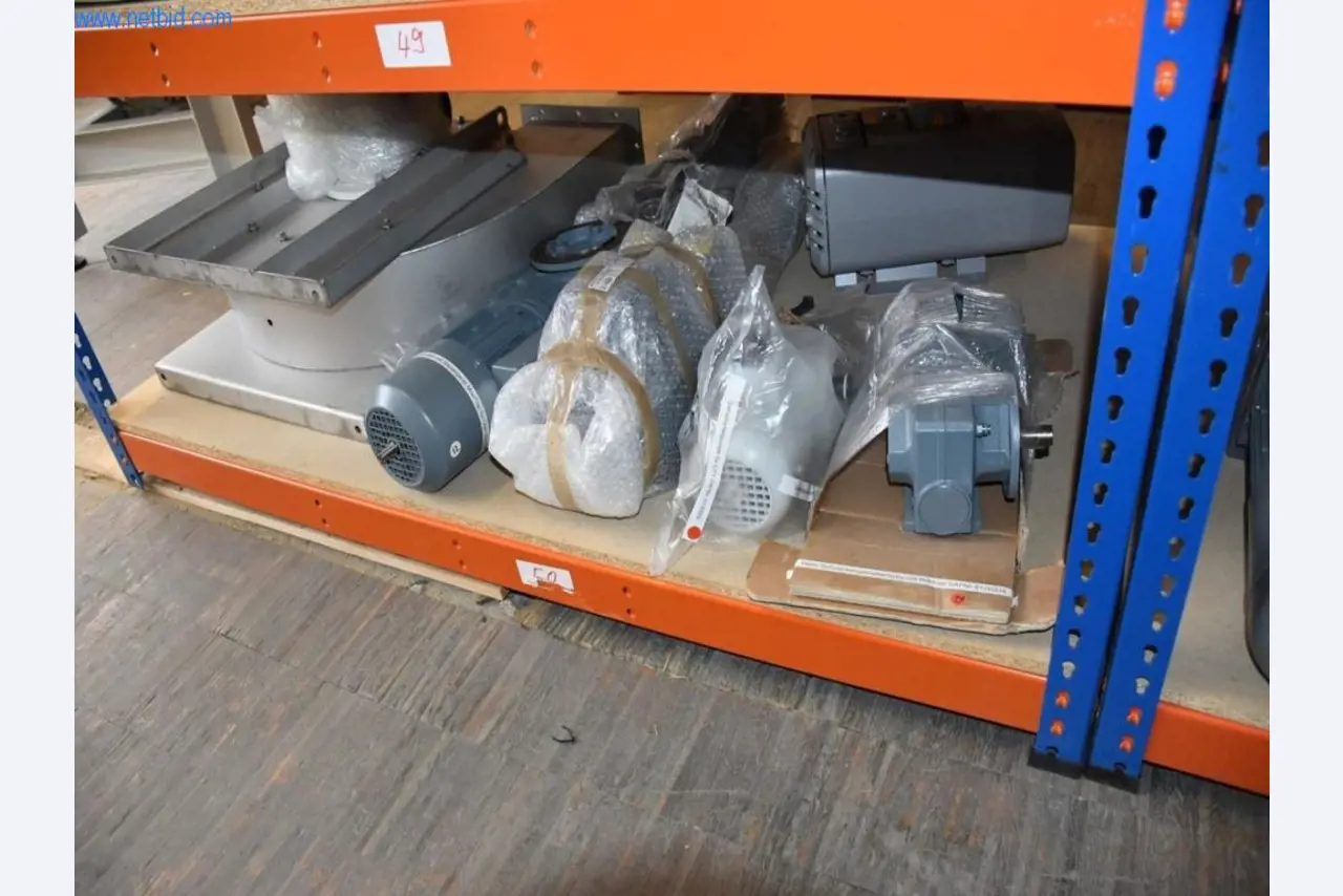 Rozsáhlé zásoby vývěv, měřicích přístrojů, náhradních dílů a příslušenství-19