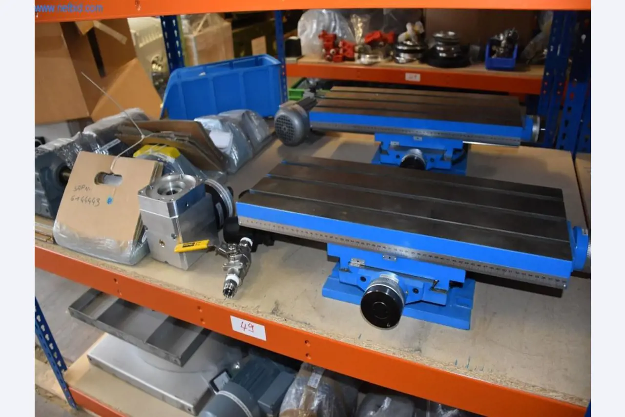 Rozsáhlé zásoby vývěv, měřicích přístrojů, náhradních dílů a příslušenství-20