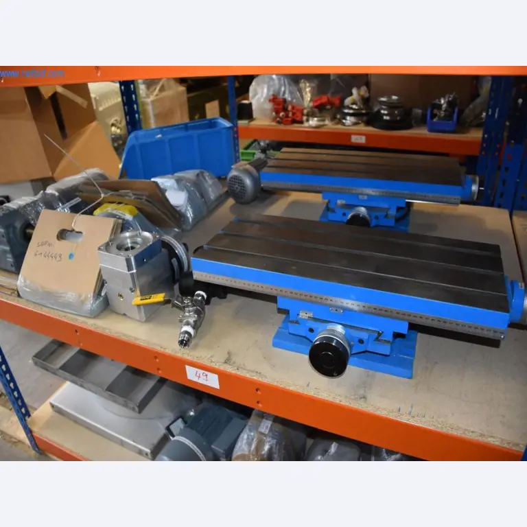 Rozsáhlé zásoby vývěv, měřicích přístrojů, náhradních dílů a příslušenství-20