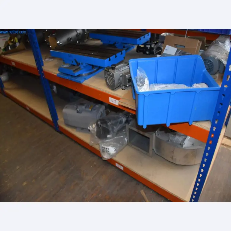 Rozsáhlé zásoby vývěv, měřicích přístrojů, náhradních dílů a příslušenství-24