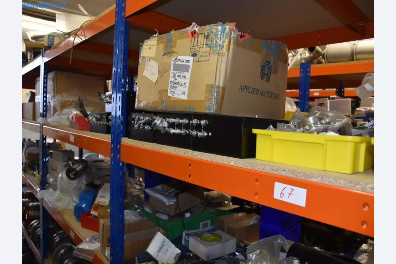 Rozsáhlé zásoby vývěv, měřicích přístrojů, náhradních dílů a příslušenství-5