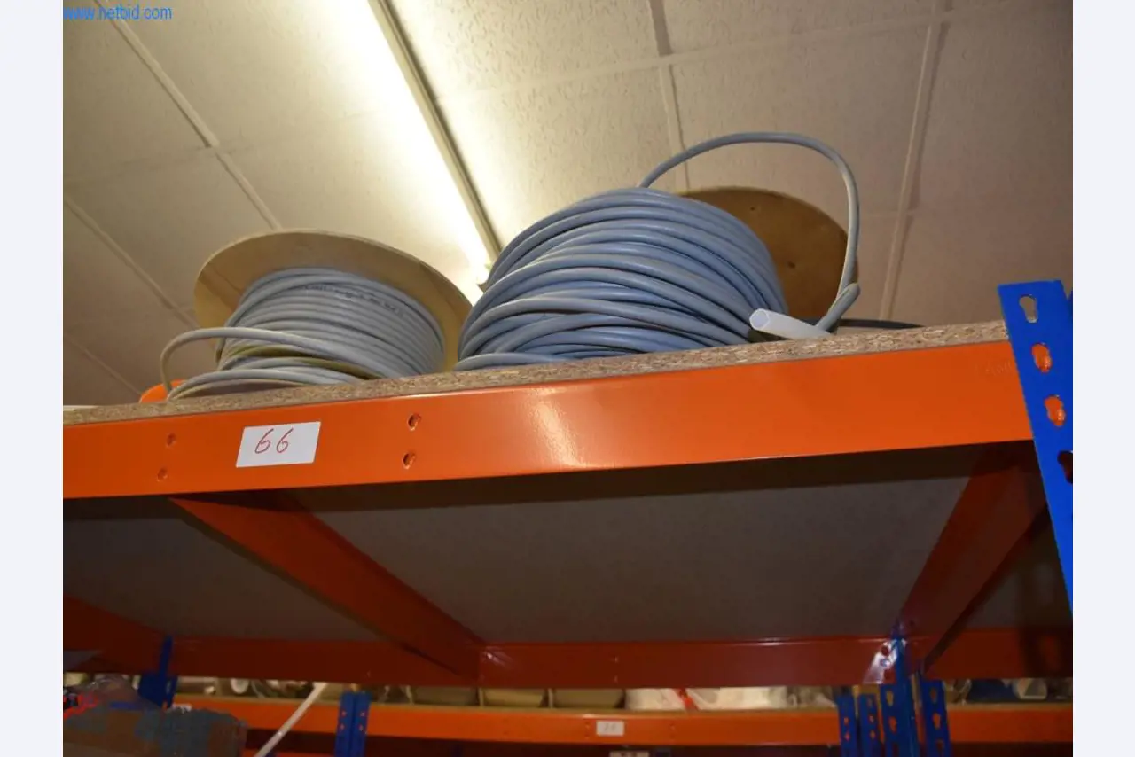 Rozsáhlé zásoby vývěv, měřicích přístrojů, náhradních dílů a příslušenství-6