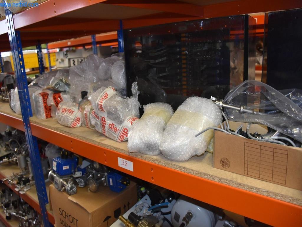 Obsežne zaloge vakuumskih črpalk, merilnih naprav, rezervnih delov in dodatne opreme-14