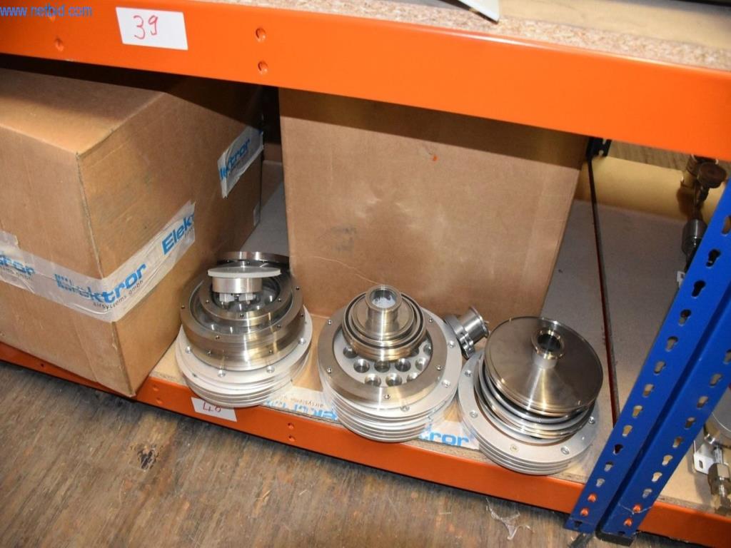 Obsežne zaloge vakuumskih črpalk, merilnih naprav, rezervnih delov in dodatne opreme-17