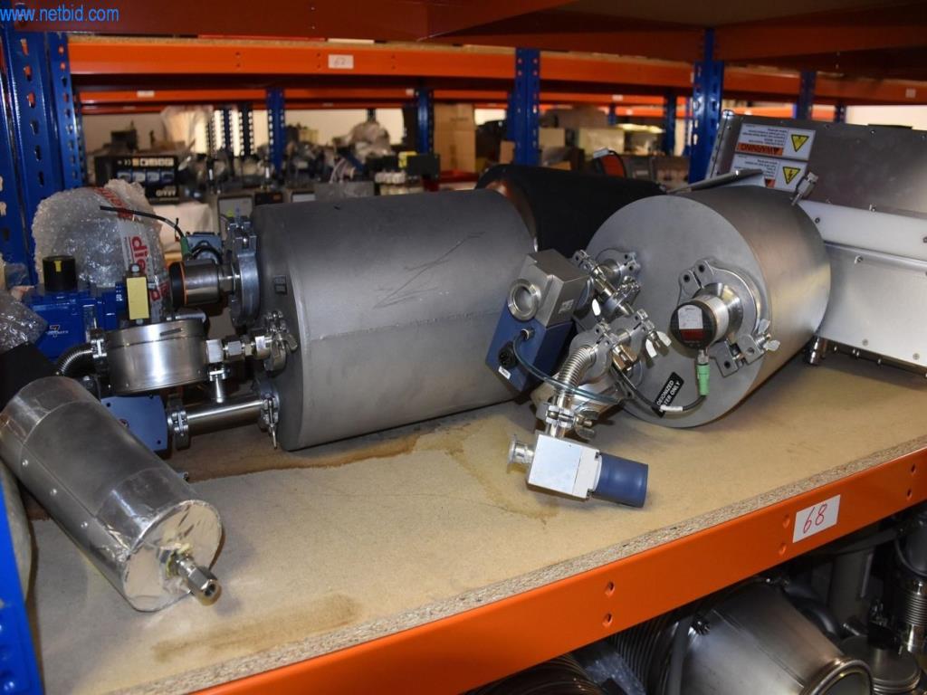 Obsežne zaloge vakuumskih črpalk, merilnih naprav, rezervnih delov in dodatne opreme-2