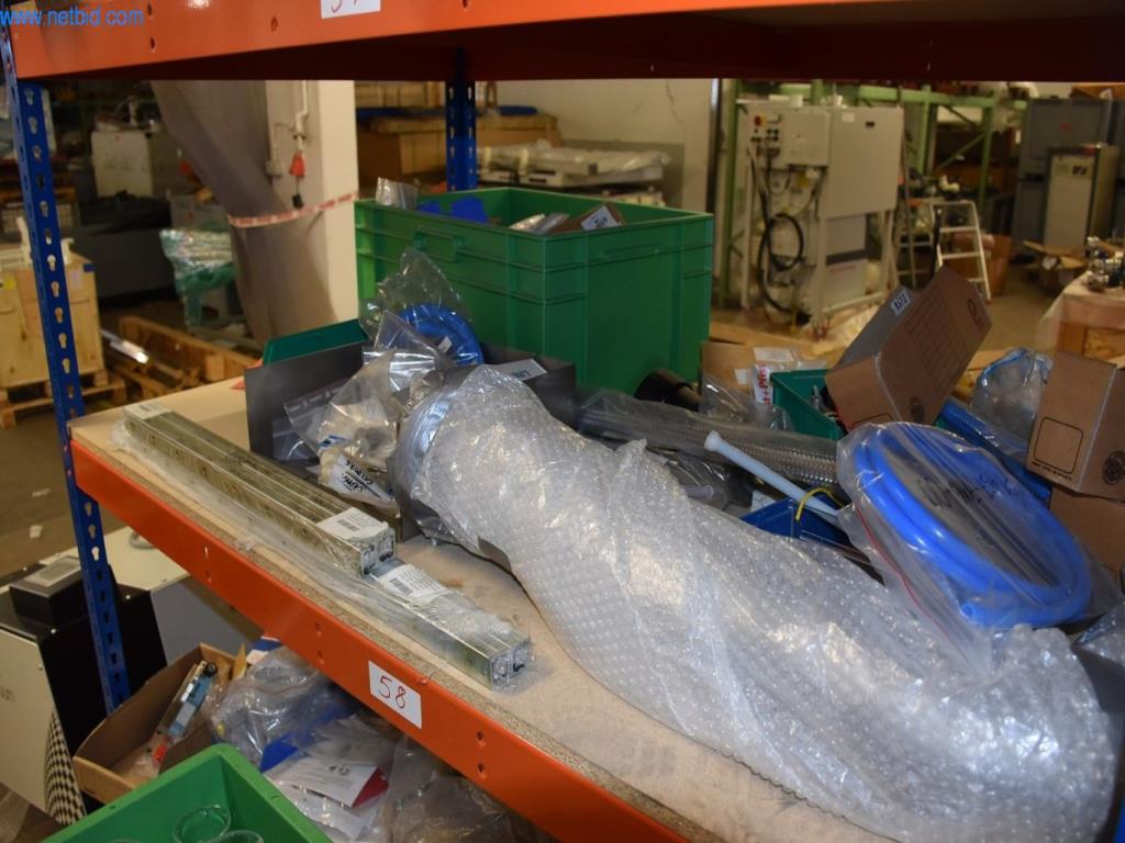 Obsežne zaloge vakuumskih črpalk, merilnih naprav, rezervnih delov in dodatne opreme-49