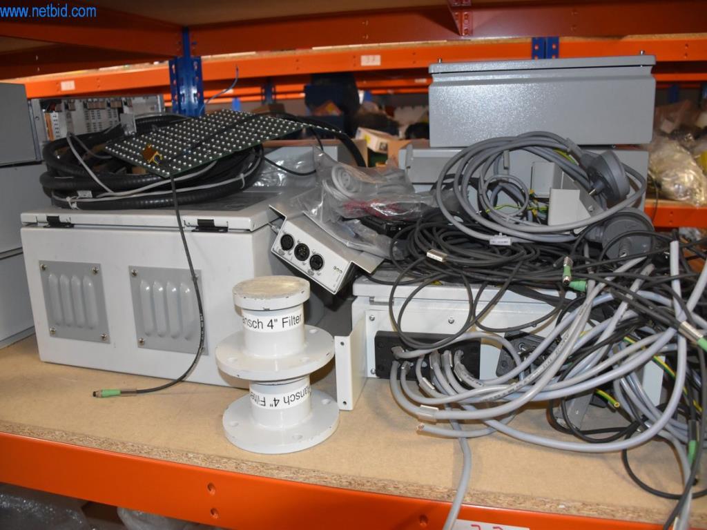 Extensos stocks de bombas de vácuo, dispositivos de medição, peças sobressalentes e acessórios-25