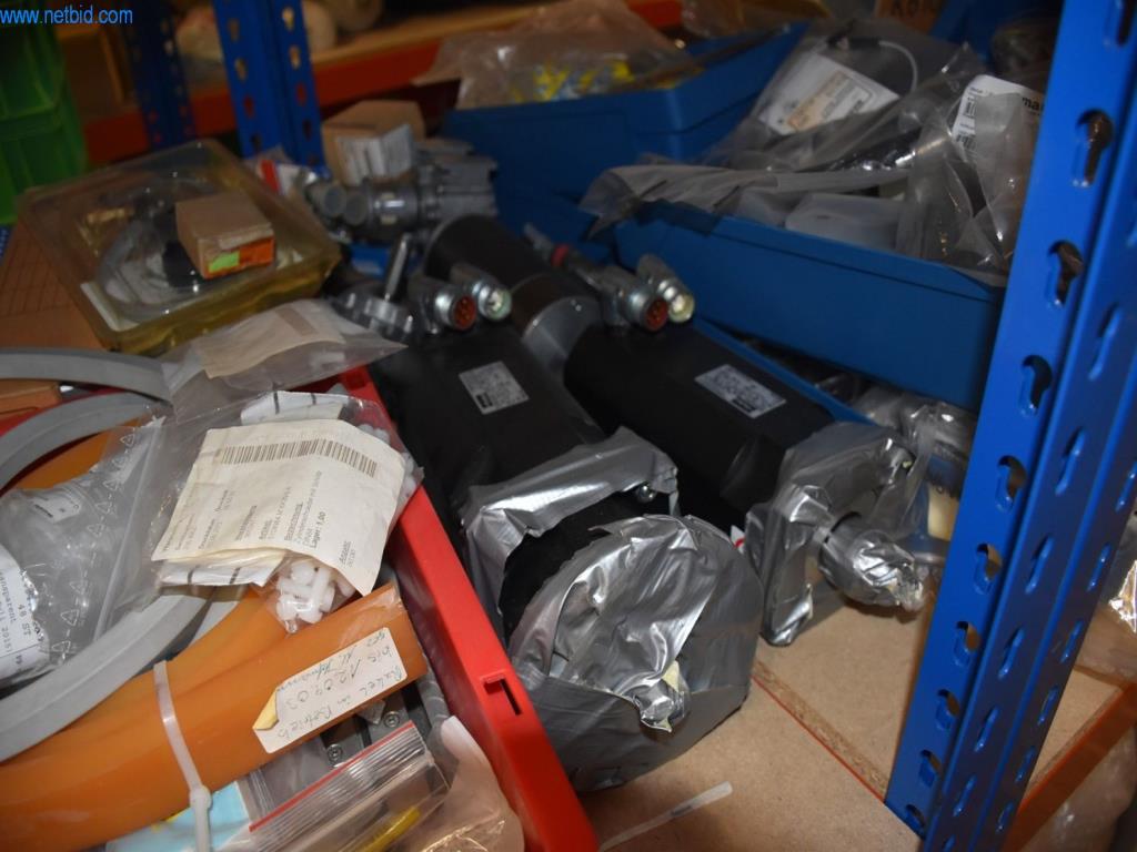 Extensos stocks de bombas de vácuo, dispositivos de medição, peças sobressalentes e acessórios-46